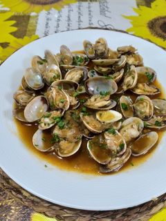 Una foto de Almejas a la marinera