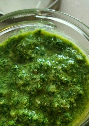 A picture of Aunt Ginny's Pesto.