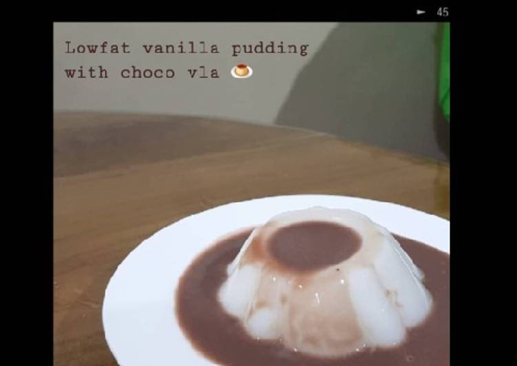 Langkah Mudah untuk Membuat Lowfat Vanilla Pudding with Choco Vla, Enak Banget