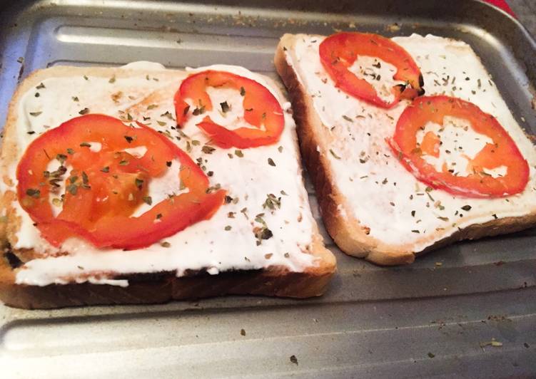 Tostada de tomate y queso