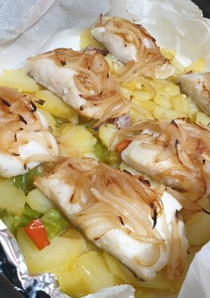 Foto principal de Bacalao con cebolla caramelizada al horno