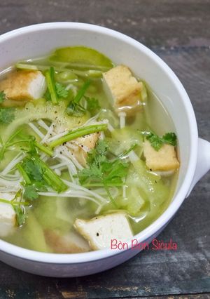 Hình của món Canh Khổ Qua Nấm Kim Châm (Món Chay).