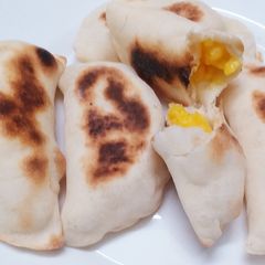 A picture of Custard bread.