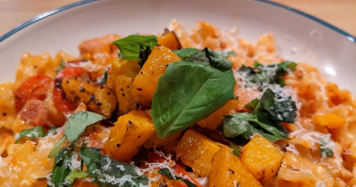 Mafaldine pasta with butternut squash, peppers, and bacon Recipe by Matthew  J Williams - Cookpad