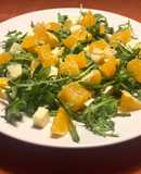 Ensalada de rúcula, camembert y naranja 🍊