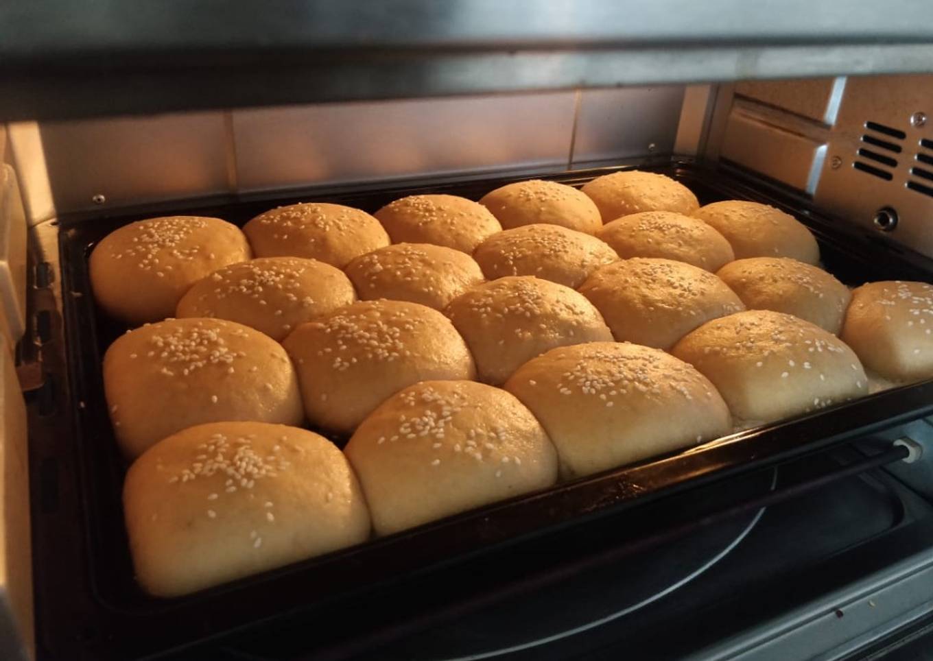 Whole wheat burger bun