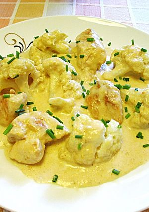 Foto principal de Coliflor con pechuga de pollo en salsa de nata