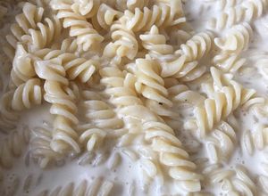 Una foto de Pasta a la crema parmesana