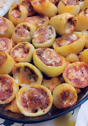 صورة لوصفة بطاطس محشية لحم مفروم وموتزاريلا 🥔🥔🥔