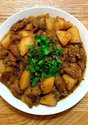 和風馬鈴薯燉大腸 的食譜成品照片