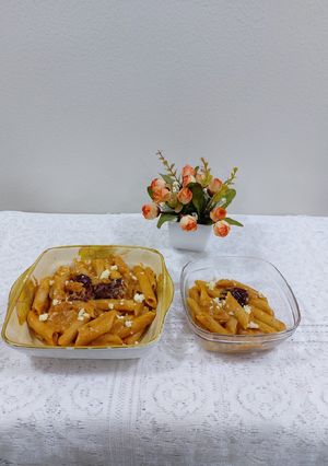 A picture of Pink creamy pasta.