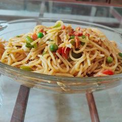 A picture of Hot 🍜and Sour Noodles🍴🍝.