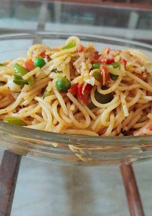A picture of Hot 🍜and Sour Noodles🍴🍝.