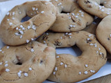 Ciambelle biscotto con yogurt e uvetta