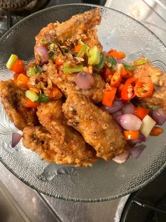 Foto resep Sayap ayam goreng oseng bawang