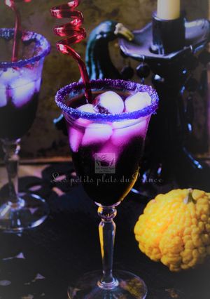 Une photo de Cocktail Halloween : purple vodka