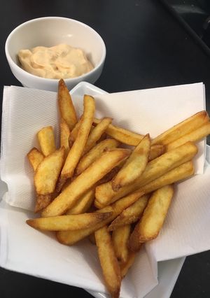 Foto di Frites Belges con Salsa Andalusa