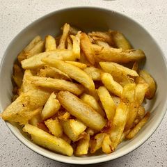Triple cooked chips A picture of Triple cooked chips.
