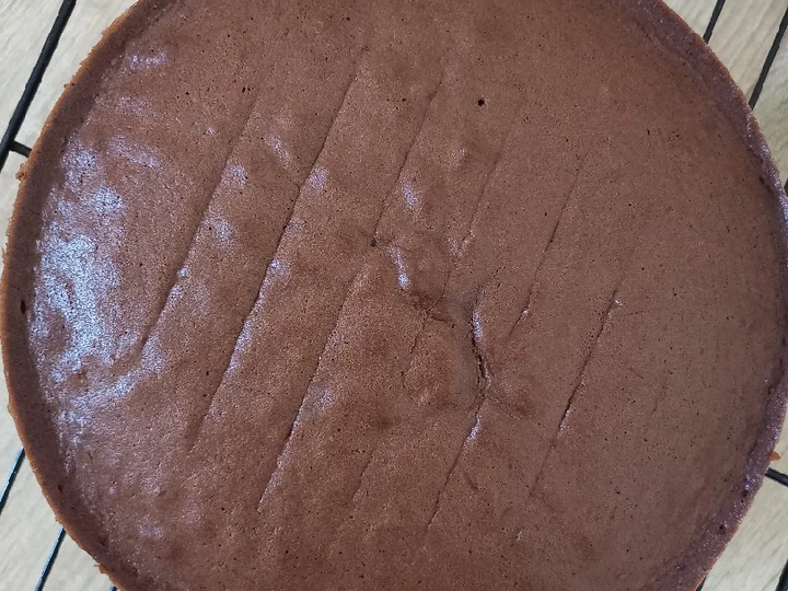 Cara Sederhana Membikin Resep  Bolu Coklat 5 telur (untuk cake dasar ulang tahun) 22cm yang Menggugah Selera, Bikin Ketagihan