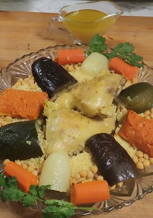 Foto principal de Cous cous marroquí de pollo y verduras 🐔🍆🫑🥕