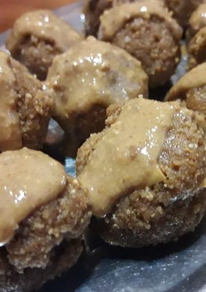 Una foto de ☆Trufas de Maní y Dulce de Leche☆