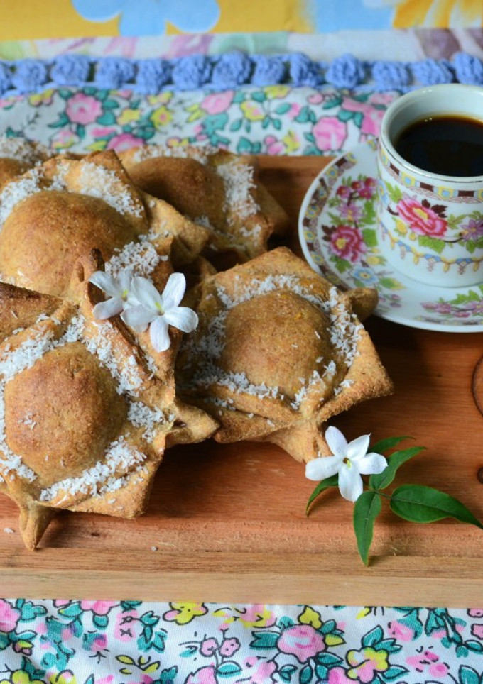Una foto de Pastelitos integrales de naranja rellenos de manzana y canela🍎