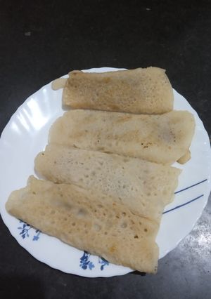 পাটিসাপটা পিঠা(patishapta pitha recipe in Bengali) রেসিপির প্রধান ছবি