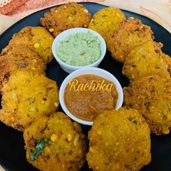 A picture of Spicy masala vada.