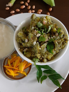 કાચા કેળાં ની સૂકી ભાજી (Raw Banana Sabji Recipe In Gujarati) રેસીપી મુખ્ય ફોટો