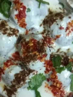 कुट्टू के दही बड़े (Kuttu ke dahi bade recipe in hindi) रेसिपी मुख्य फोटो