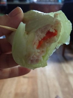 A picture of Lettuce wrap.