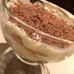 Una foto de Copitas de tiramisú