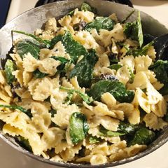 A picture of Goat Cheese, Mushroom, & Spinach Pasta.