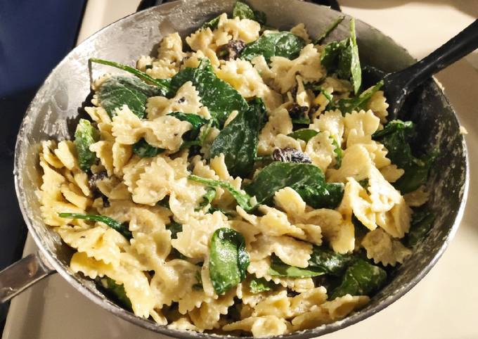 How to Make Original Goat Cheese, Mushroom, &amp;amp; Spinach Pasta for Lunch Recipe