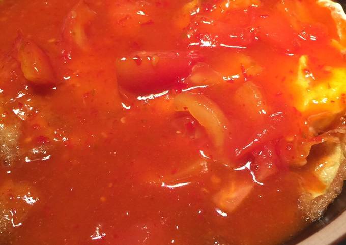 Bagaimana Membuat Telur dadar sambal tomat vegetarian, Lezat