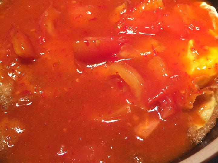 Bagaimana Membuat Telur dadar sambal tomat vegetarian, Lezat