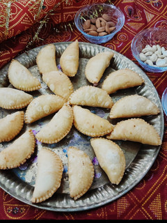 गुजिया रेसिपी मुख्य फोटो