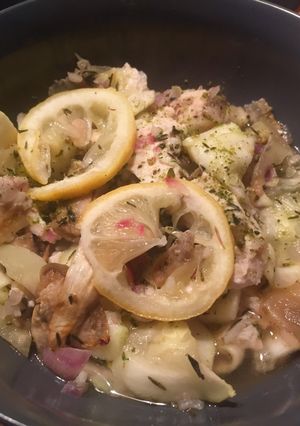 Une photo de Poulet aux courgettes aubergines et citron