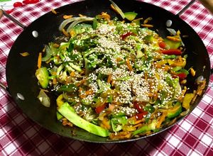 Una foto de Wok con verduras