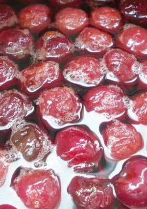 Una foto de 🍒 Cerezas cocidas