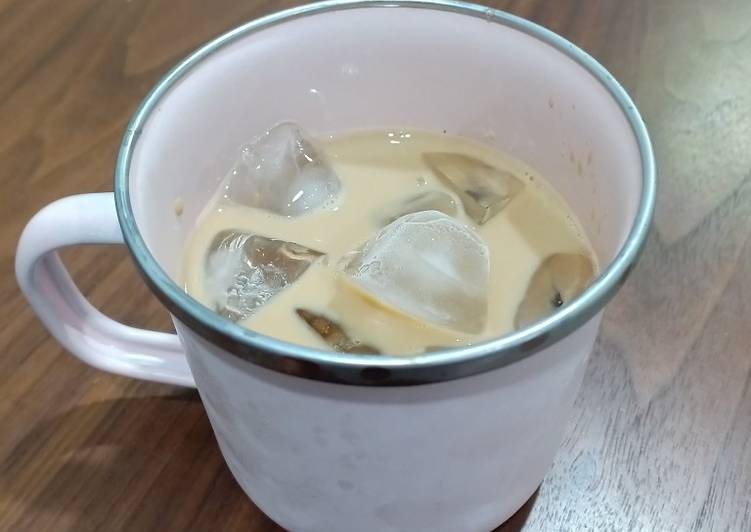 Langkah Mudah untuk Menyiapkan Es kopi susu ala kafe / k**o 😍 Anti Gagal