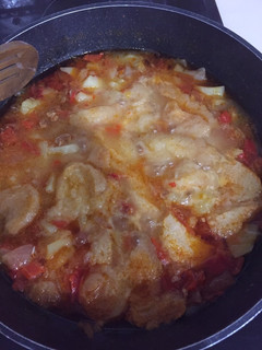 Una foto de Sopa de patatas chorizo y pan
