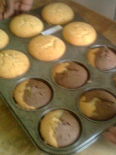 A picture of Queen cakes.
