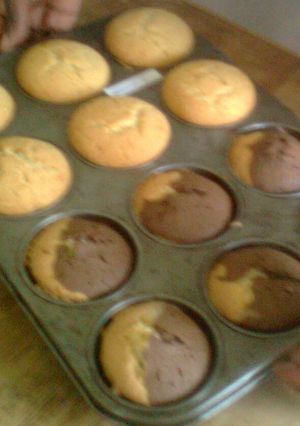 A picture of Queen cakes.