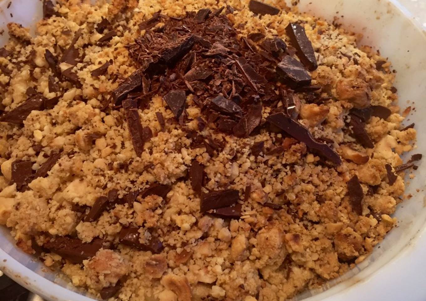 Pear, Hazelnut & Bournville Dark Chocolate Crumble šš«