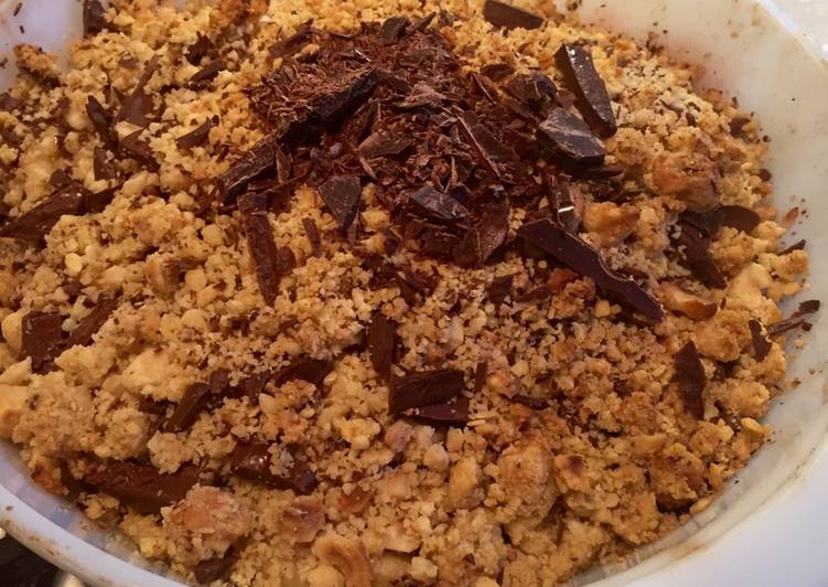 Simple Way to Make Any-night-of-the-week Pear, Hazelnut &amp; Bournville Dark Chocolate Crumble 🍐🍫