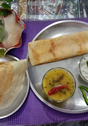 स्पाइसी मसाला डोसा, सांबर, नारियल चटनी रेसिपी मुख्य फोटो