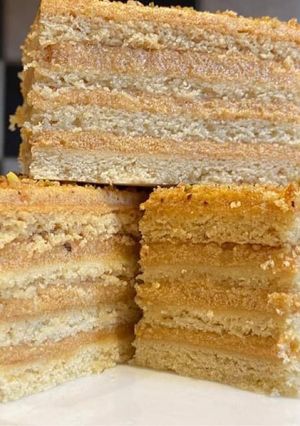 O poză a rețetei Foi Medovik cu caramel😋👌.