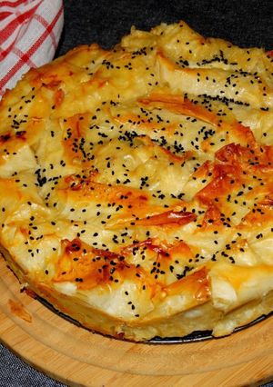 Zdjęcie przepisu Borek z ziemniakami i twarogiem.