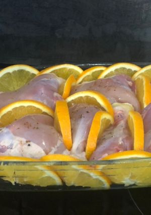 Une photo de Poulet au four mariné en jus d’orange